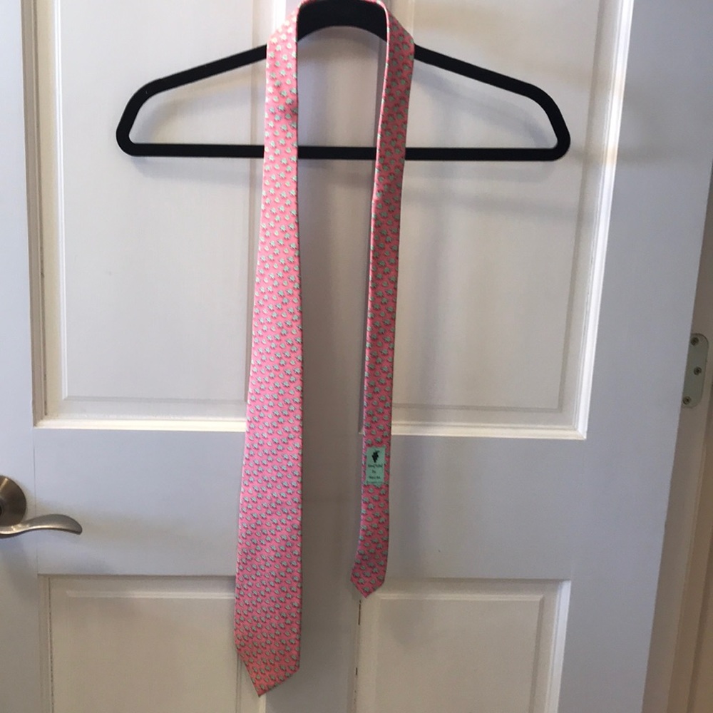 Never worn Vineyard Vines tie